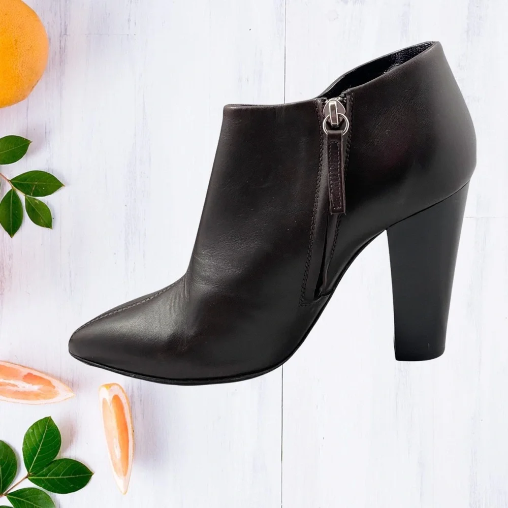 Giuseppe Zanotti brown leather pointed toe block heel zip up ankle booties